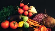 Păstrează roșiile în coșul cu fructe!