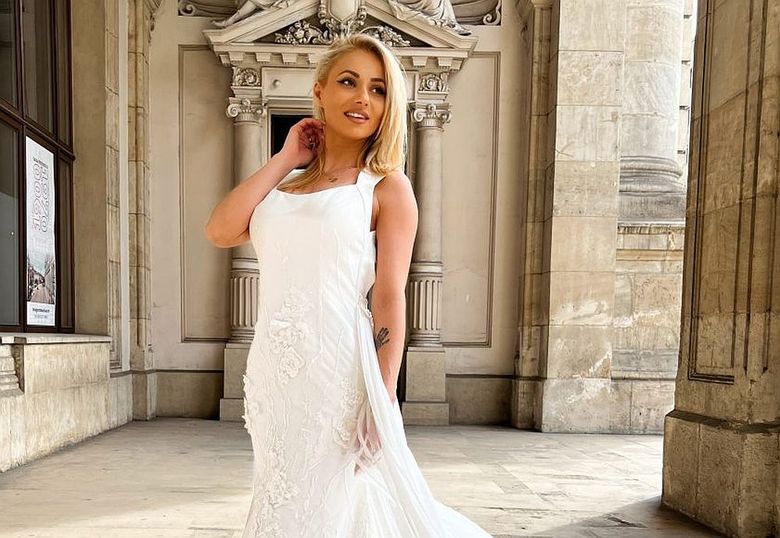 Descoperă rafinamentul unei rochii de mireasă simple! Obține un look unic în ziua nunții tale Rochie de mireasa