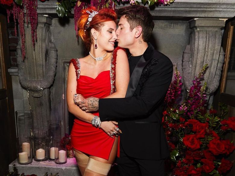 Bella Thorne si logodnicul ei Bella Thorne