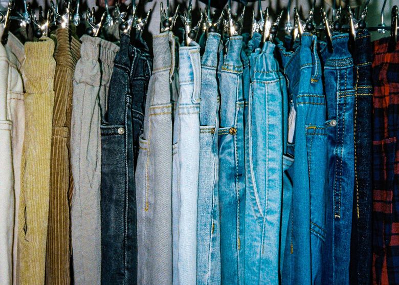 cine a inventat pantalonii pentru femei