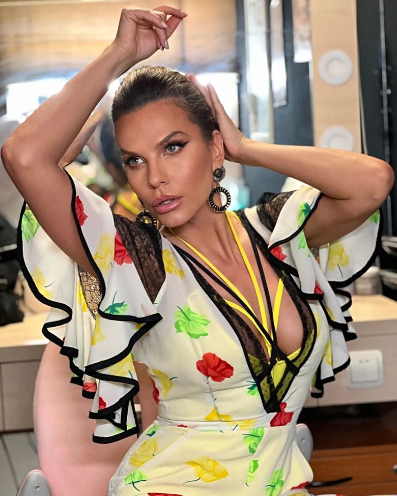 Ce tarif are Anna Lesko pentru un show de 45 de minute. Suma fabuloasă pe care trebuie să o scoată fanii din buzunare Ce tarif are Anna Lesko pentru un show de 45 de minute. Suma fabuloasă pe care trebuie să o scoată fanii din buzunare