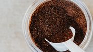 utilzarile zatului de cafea