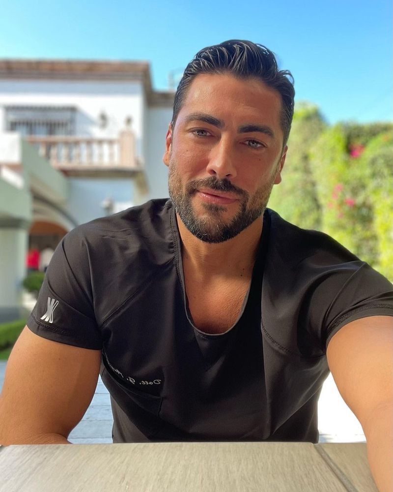 Michelle Hunziker și Giovanni Angiolini, surprinși de paparazzi