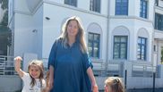 Laura Cosoi, fotografie de colecție cu cele trei fetițe și mama sa! 