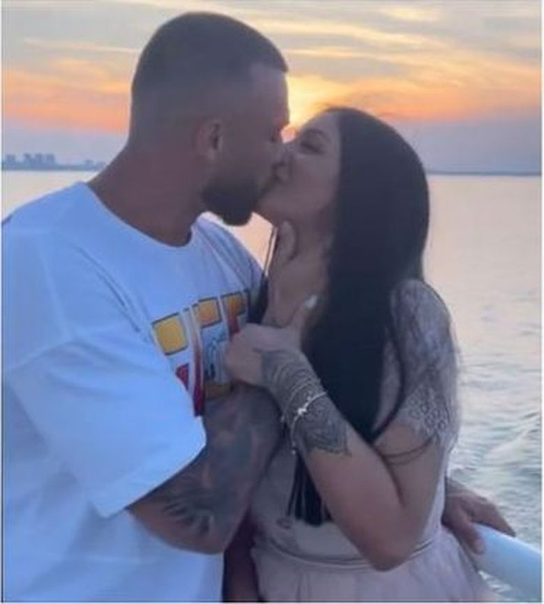 „Îmi pare și mie rău”. Simina Loica, dezvăluiri cutremurătoare după ce s-a sărutat cu Alex Bobicioiu