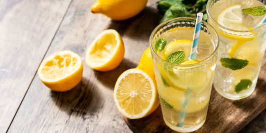 6 Rețete de limonadă cu lămâie. Răcoritoare și fresh, sunt perfecte în zilele toride