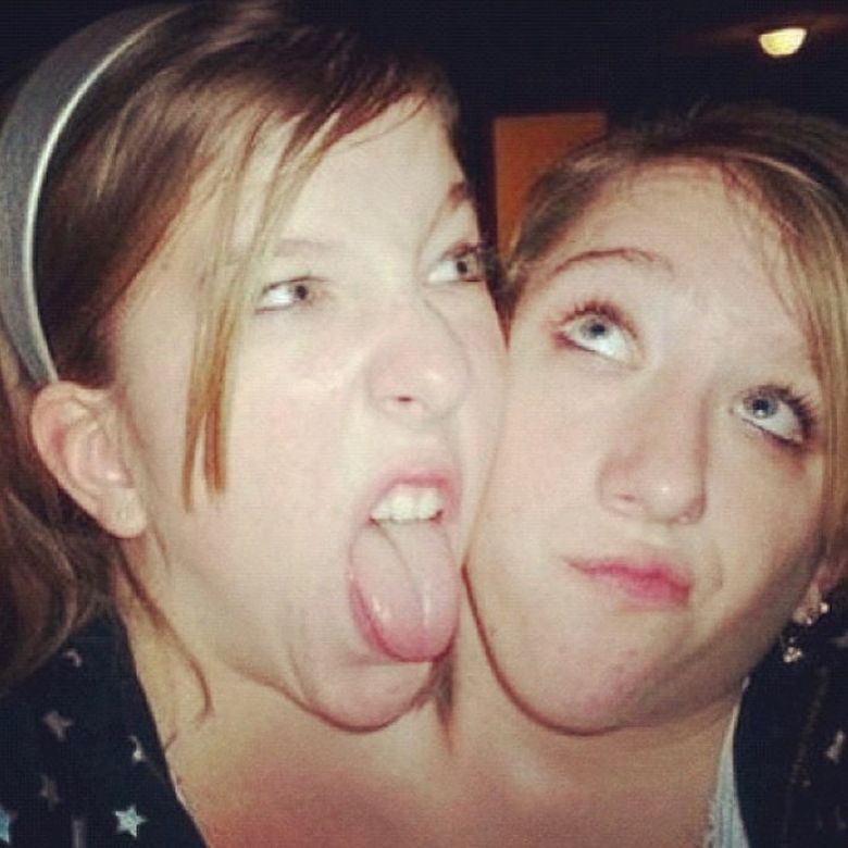 Cum au devenit cunoscute Abby și Brittany Hensel