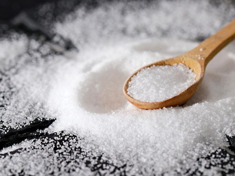 Ce se întâmplă dacă se calcă sarea cu fierul de călcat