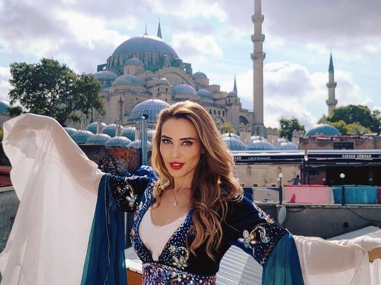 Iulia Vântur confirmă relația cu Salman Khan Iulia Vântur confirmă relația cu Salman Khan
