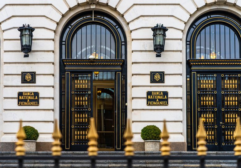 Curs valutar BNR, 2 august 2022. Scădere pentru euro și dolar