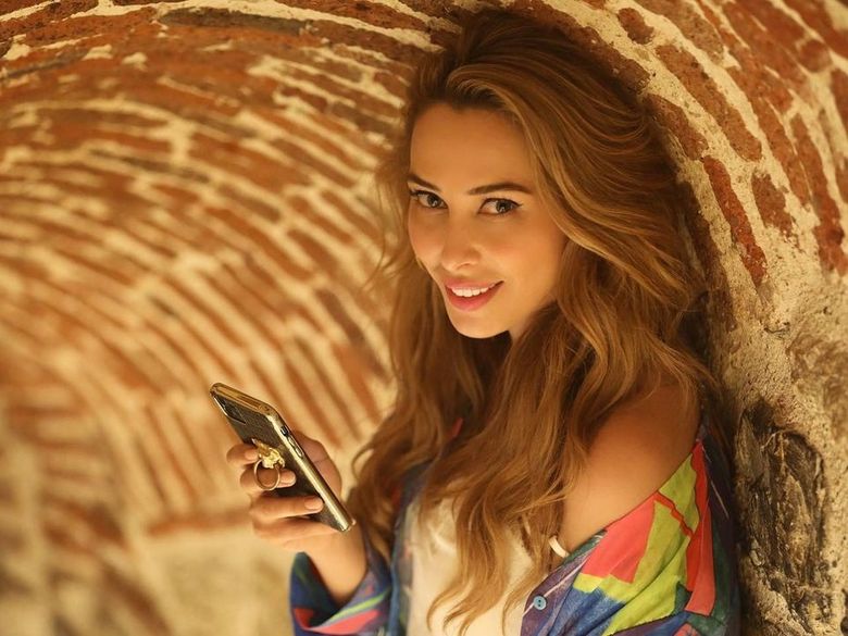 Iulia Vantur, sprijinita pas cu pas de Salman Khan Iulia Vantur