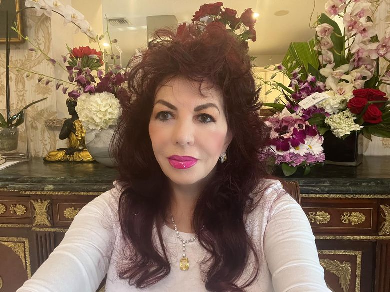 Carmen Harra varsta