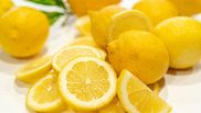 Truc pentru ten cu lămâie și zahăr