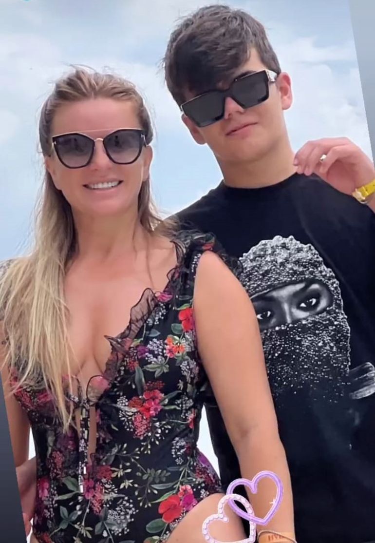 marcela fota si fiul