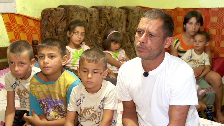 Duminică, de la ora 14:30, la ”Asta-i România!”, Tată cu inimă de mamă Duminică, de la ora 14:30, la ”Asta-i România!”, Tată cu inimă de mamă