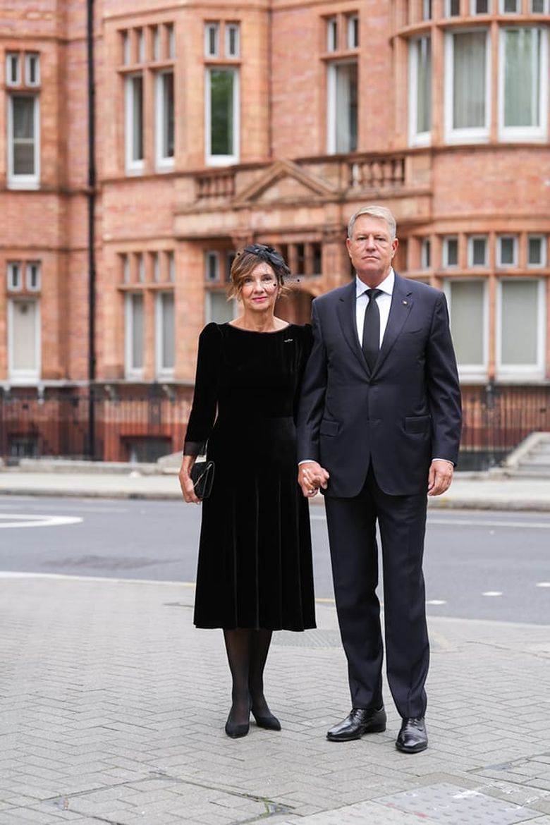 klaud iohannis a paticipat la inmormnatarea reginei elisabeta a doua