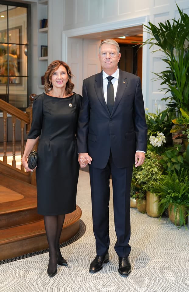 Klaus Iohannis si Carmen Iohannis la funeraliile Reginei Elisabeta a II-a