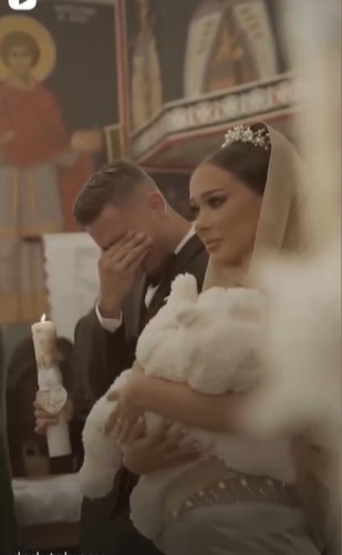 Vlăduța Lupău l-a botezat pe micuțul Iair.