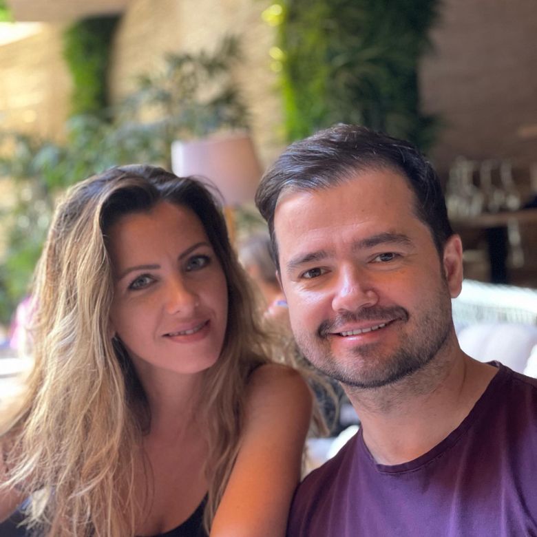 Cine este Ianula Duță, soția lui Laurențiu Duță. “M-au atras ochii imediat şi faptul că era retrasă, cuminţică." Cine este Ianula Duță, soția lui Laurențiu Duță. “M-au atras ochii imediat şi faptul că era retrasă, cuminţică."