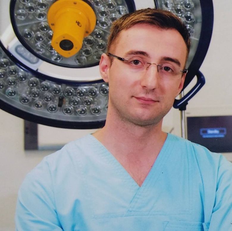 Un medic cunoscut din Capitală a căzut de la etaj Un medic cunoscut din Capitală a căzut de la etaj