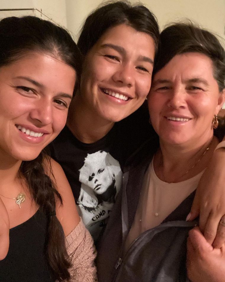Mama Geta si cele doua fiice ale ei