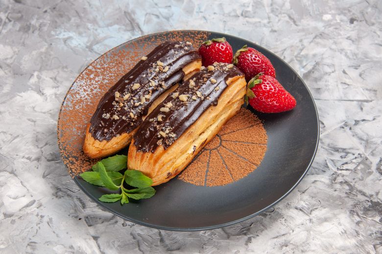 reteta delicioasa de eclere cu ciocolata si crema de vanilie