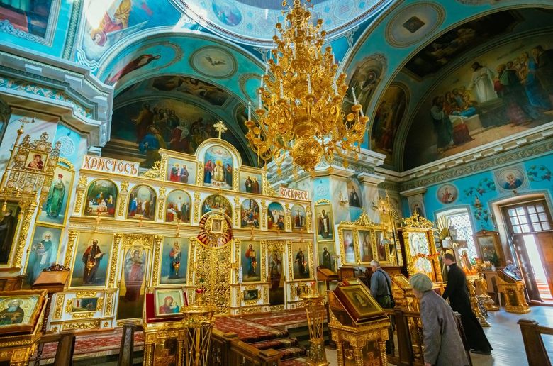 de ce nu au voie femeile sa intre in altar