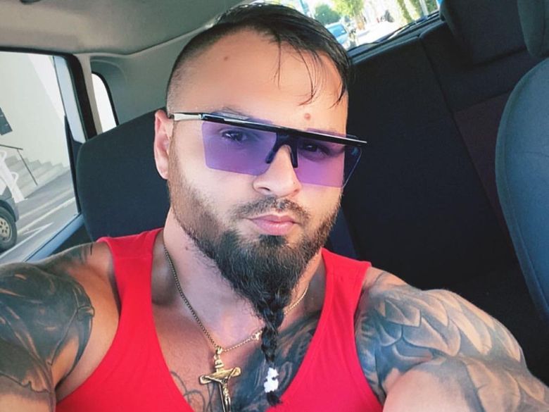 Ovidiu Neveu a făcut dezvăluiri despre Simina Loica, primind o reacție din partea lui Alex Bobicioiu Ovidiu Neveu a făcut dezvăluiri despre Simina Loica, primind o reacție din partea lui Alex Bobicioiu. “N-ai ce să faci, dacă femeia mă place.”