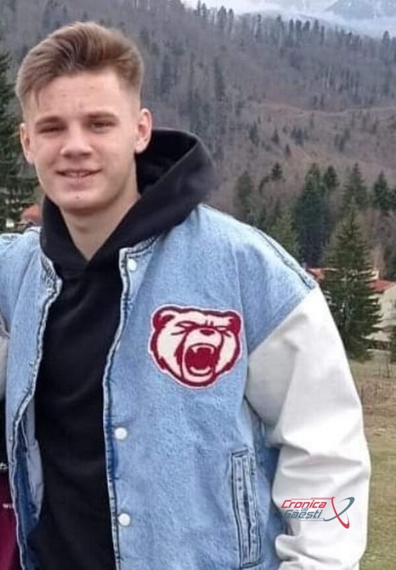 Cine a fost Mihai Niță, băiatul de 15 de ani care a sfârșit tragic după ce a fost lovit de tren. Familia băiatului nu își poate reveni: 