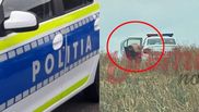Cine este comisarul de poliție fotografiat dezbrăcat pe un câmp