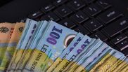 Cum pot beneficia românii de bani 