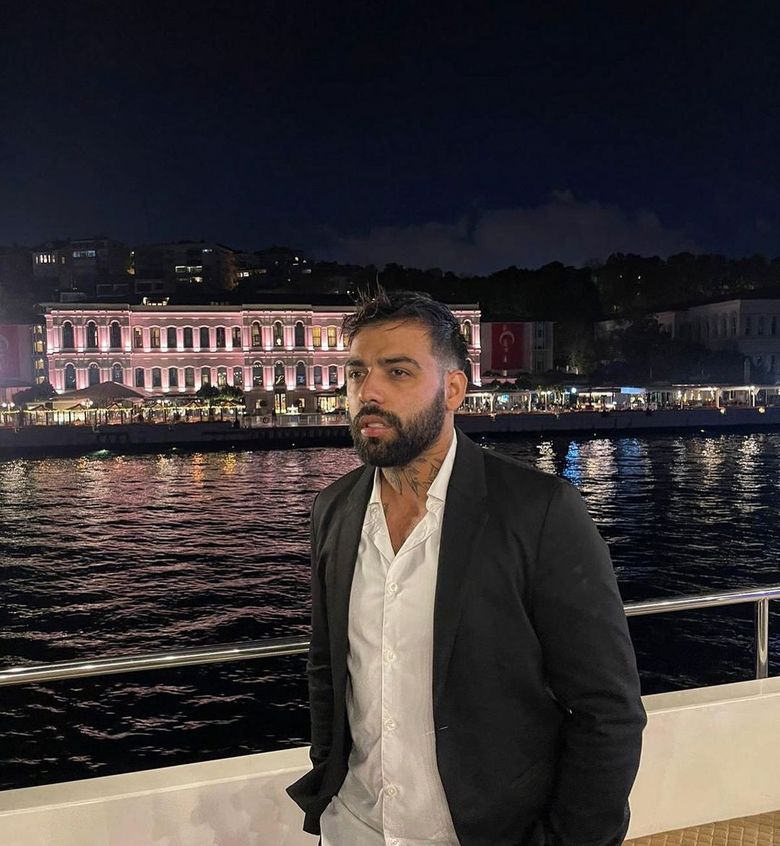 Cine este Sali Levent