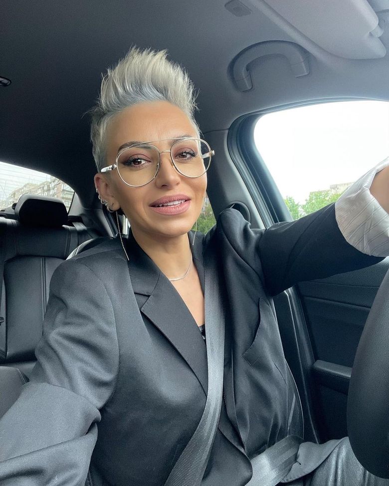 cine este giulia anghelescu