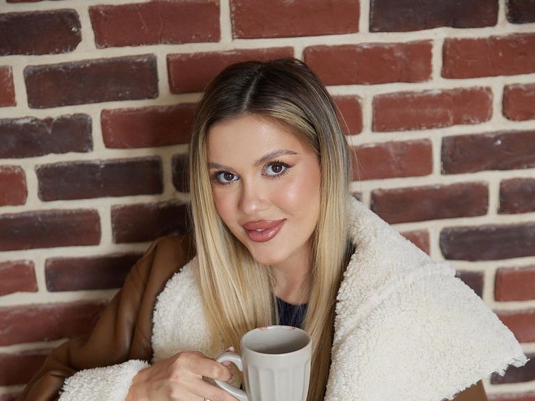 Emily Burghelea, detalii despre momentele de coșmar prin care a trecut alături de soțul ei, în miez de noapte “Va trebui să rămânem aici.” Emily Burghelea, detalii despre momentele de coșmar prin care a trecut alături de soțul ei, în miez de noapte