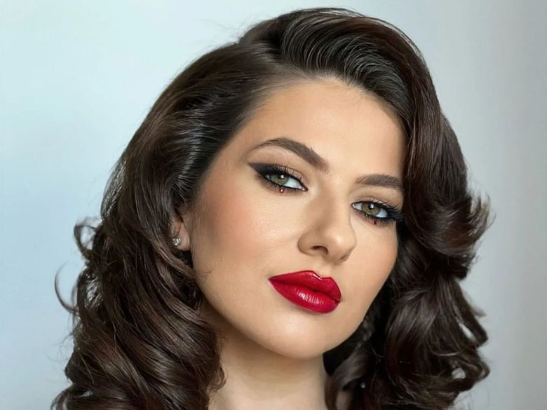 Lidia Buble, în fața judecătorilor, după ce a fost condamnată la 1 an de închisoare cu suspendare Lidia Buble, în fața judecătorilor, după ce a fost condamnată la 1 an de închisoare cu suspendare