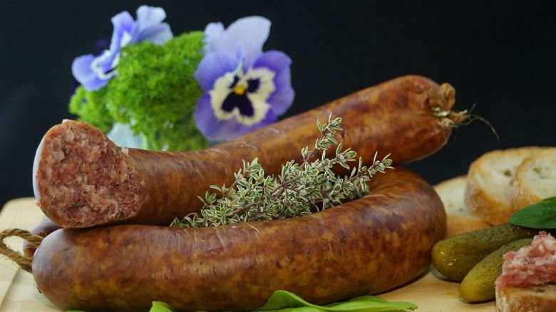 Care este ingredientul care nu are ce căuta în cârnații de casă.