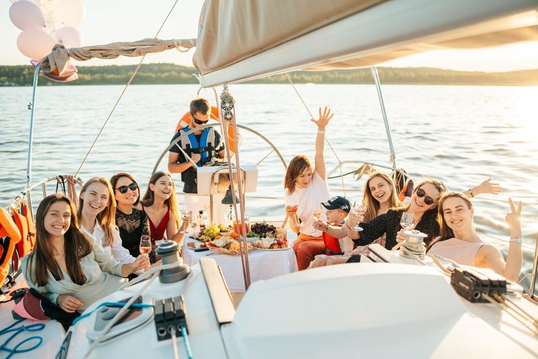 7 idei de activități pe care să le faci cu prietenii la mare