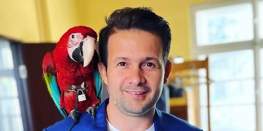 “Nu m-a dorit mama, și eu de aia am gura strâmbă.” Drama prin care a fost nevoit să treacă magicianul Robert Tudor