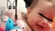 Anais, copila de opt luni, a fost găsită fără suflare de tatăl ei, după ce medicii i-au pus un diagnostic greșit