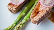 muschiulet de porc cu sos de miere si usturoi