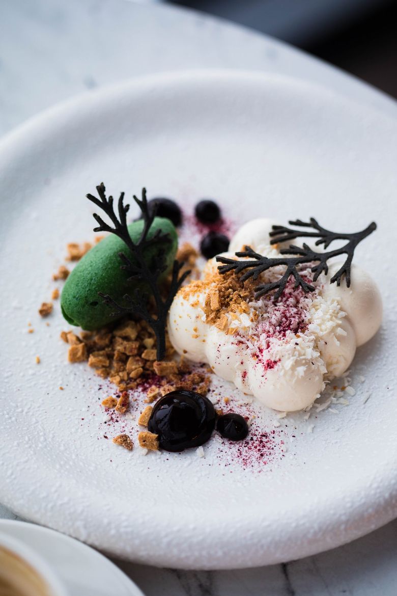 reteta de panna cotta cu biscuiti zdrobiti si crengute de ciocolata