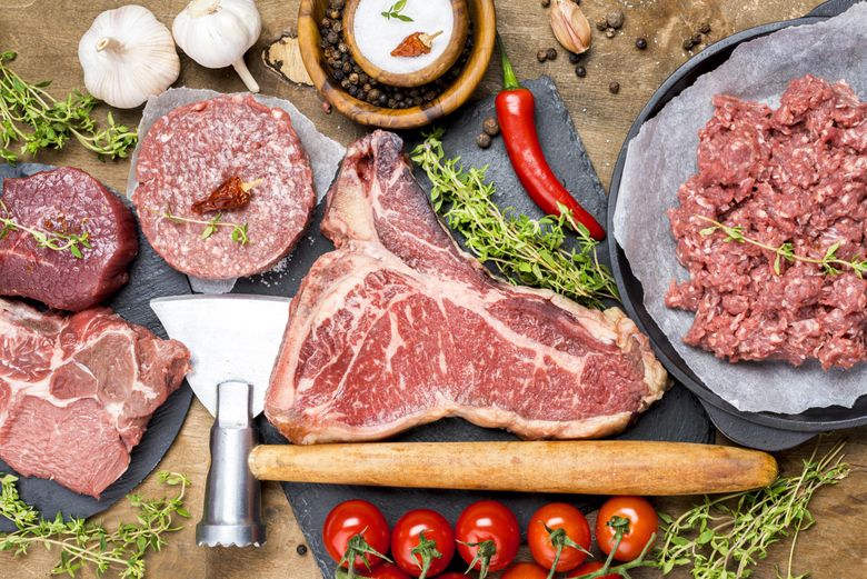 Pune bicarbonat de sodiu pe carne. Trucul genial folosit de gospodine