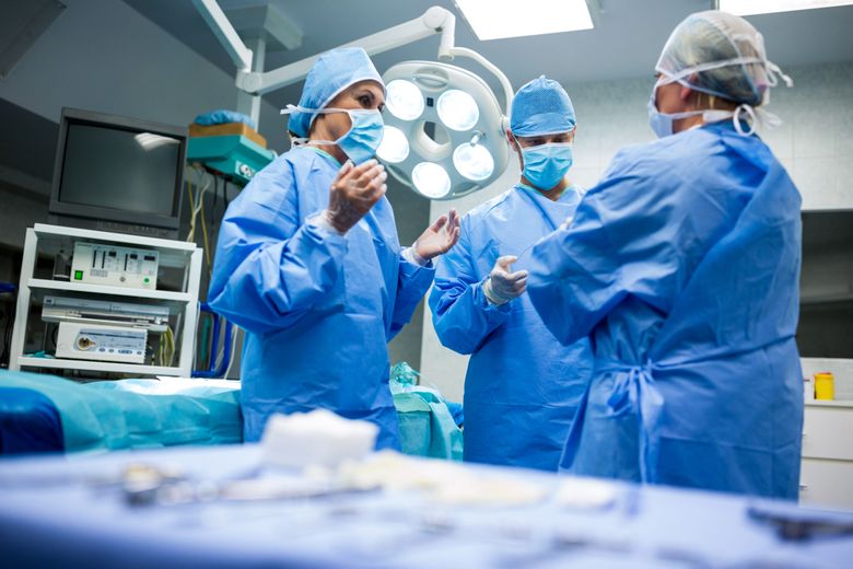 Ce au descoperit doctorii în stomacul unui băiat, care avea dureri și stări de greață