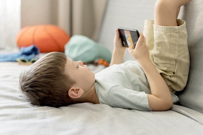 dependenta de telefon la copii