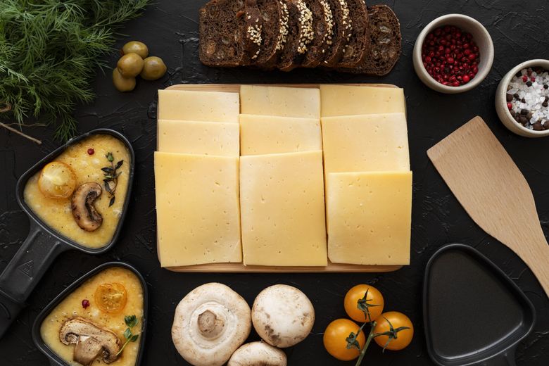 Cu ce se mănâncă brânza raclette