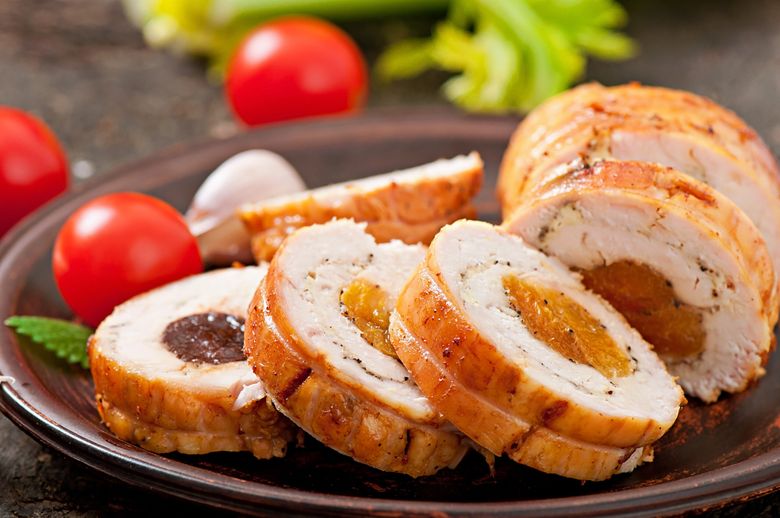 Cât timp se fierbe carnea de curcan. Care este secretul gospodinelor?