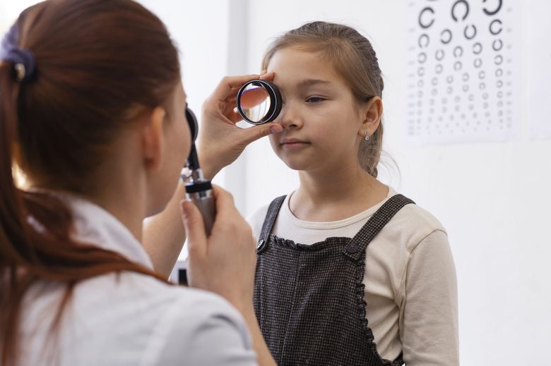 Când trebuie să aibă loc primul consult oftalmologic pentru un copil