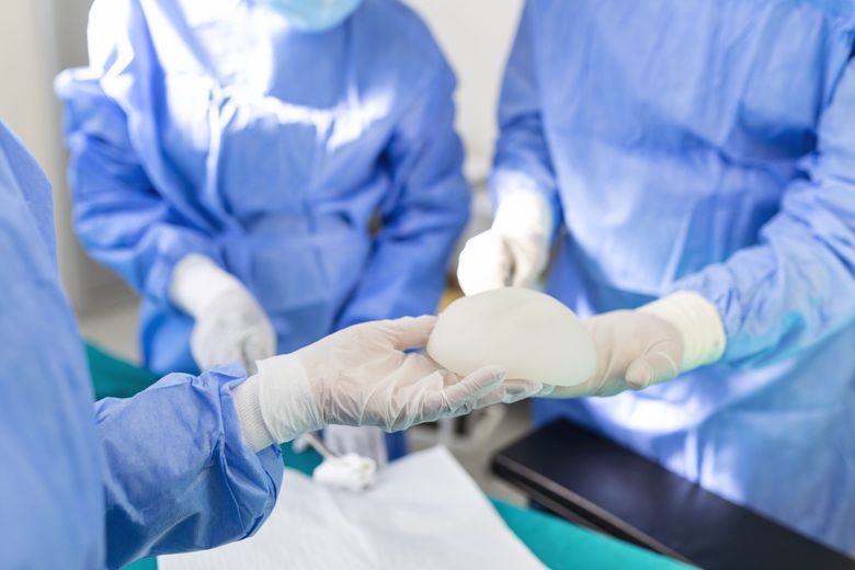 Vrei să-ți pui implant mamar? Ce recomandă specialiștii Vrei să-ți pui implant mamar? Ce recomandă specialiștii