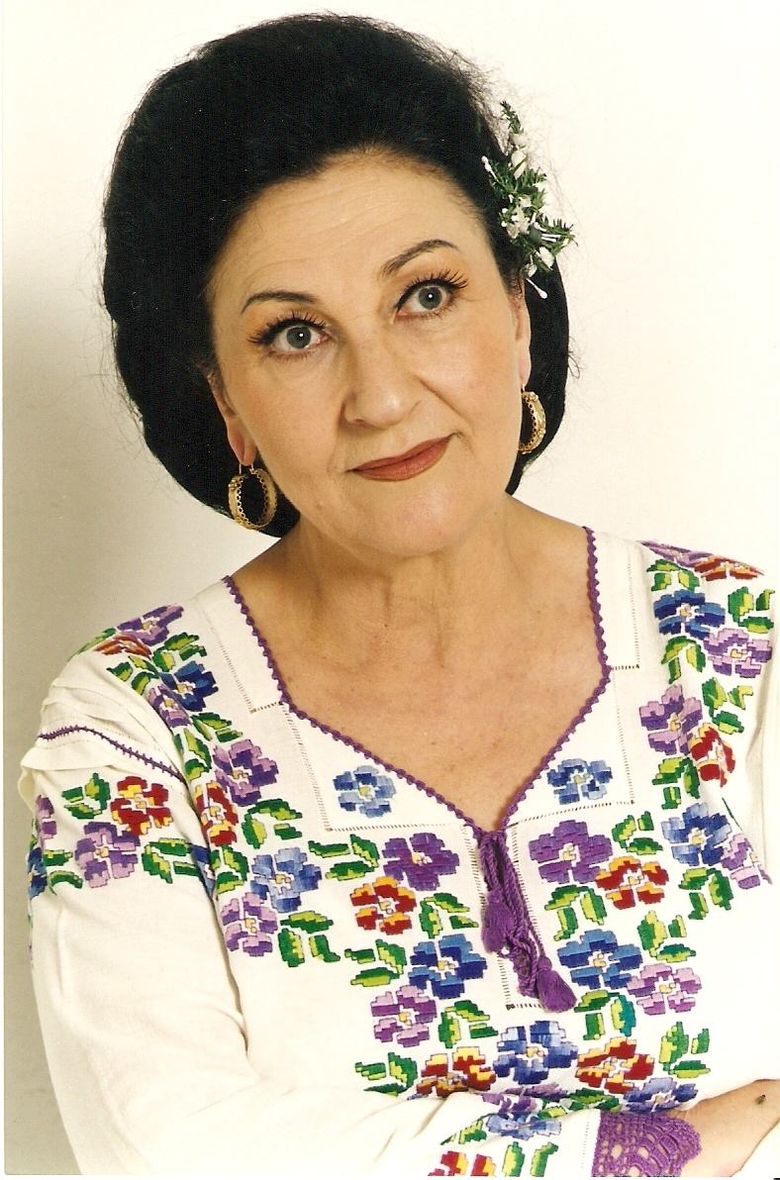 Cine este Ștefania Rareș. „Am dat la facultate și nu am reușit” Cine este Ștefania Rareș