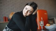 Ce trebuie să faci atunci când gândurile negative te copleșesc